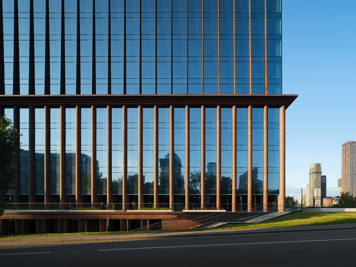 Завершено строительство бизнес-центра TALLER