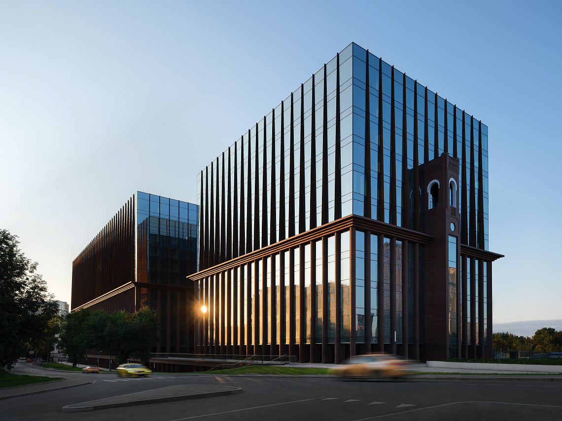 Завершено строительство бизнес-центра TALLER